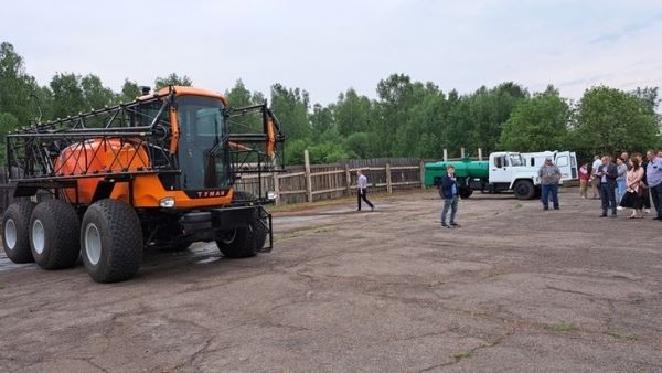 Сельхозтехнику и дроны для пестицидов презентовали в Томской области